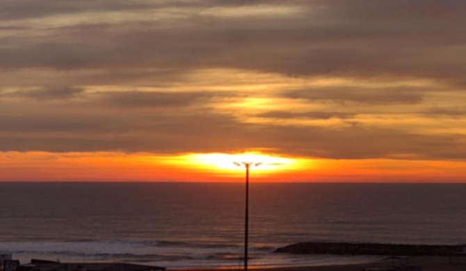 Departamento con Balcon al Mar