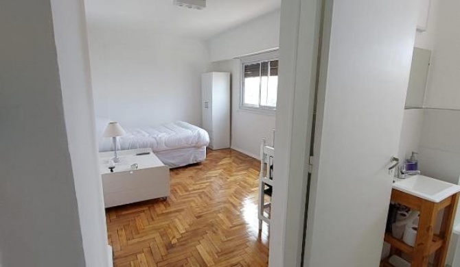 COMODO Y ACOGEDOR MONOAMBIENTE EN CABALLITO (hasta 3 personas)