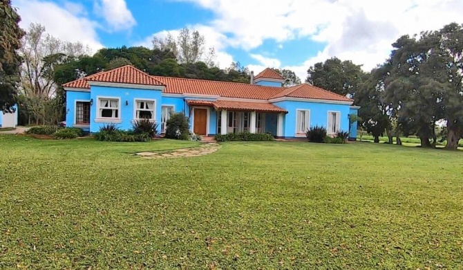 Hermosa casa de campo con piscina y gran parque