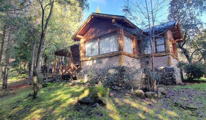 Cabaña Ciprés entre Bosques y Arroyo