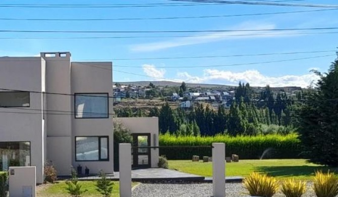 CASA LUMINOSA CON PARQUE y VISTA ESPECTACULAR