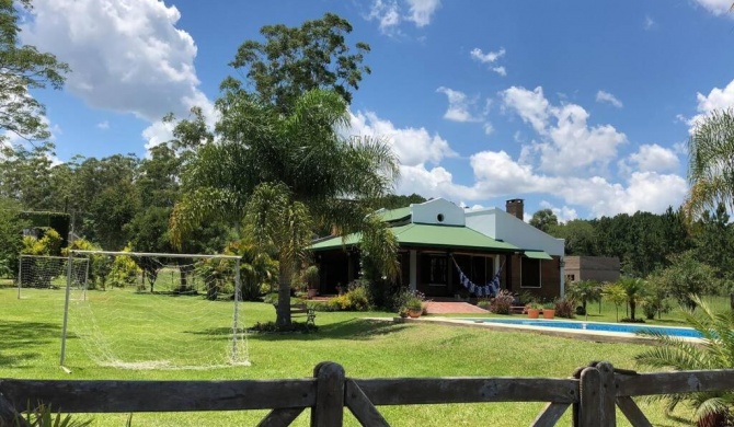 Casa quinta con piscina. Goya, Corrientes