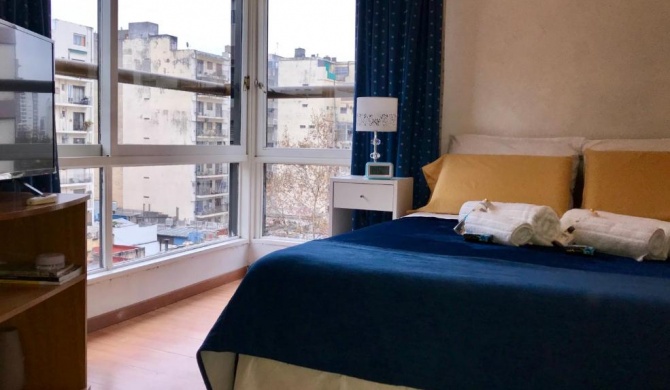 Apartamento Bulnes y Calle Corrientes