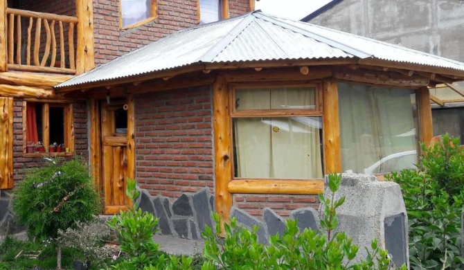 Casa hermosa con jardín cerca del Río en Lago Puelo