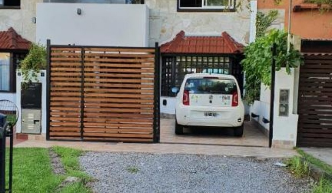 Alquiler temporario de Triplex 3 ambientes con parque y parrilla en Constitución, Mar del Plata